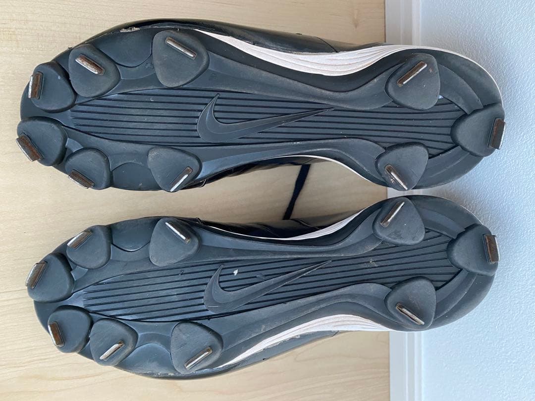 千葉ロッテマリーンズ中村奨吾選手直筆サイン入実使用スパイク