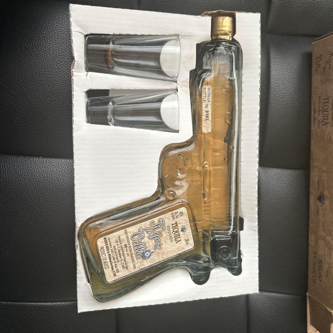 Hijas de Villa テキーラ 拳銃型ボトル