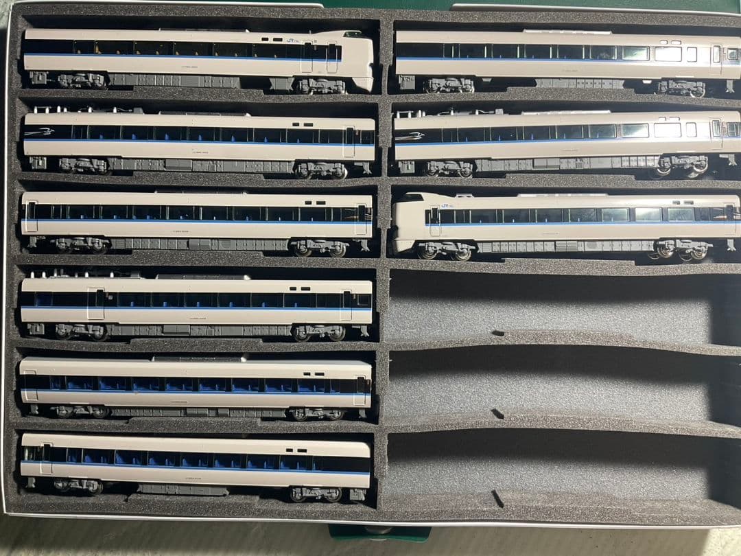 匿名配送　KATO 683系4000番台