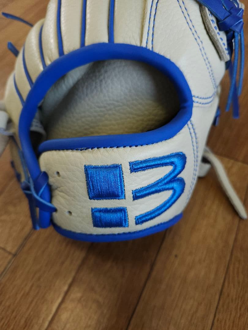 BRETT 軟式グローブ ホワイト/ブルー　新品
