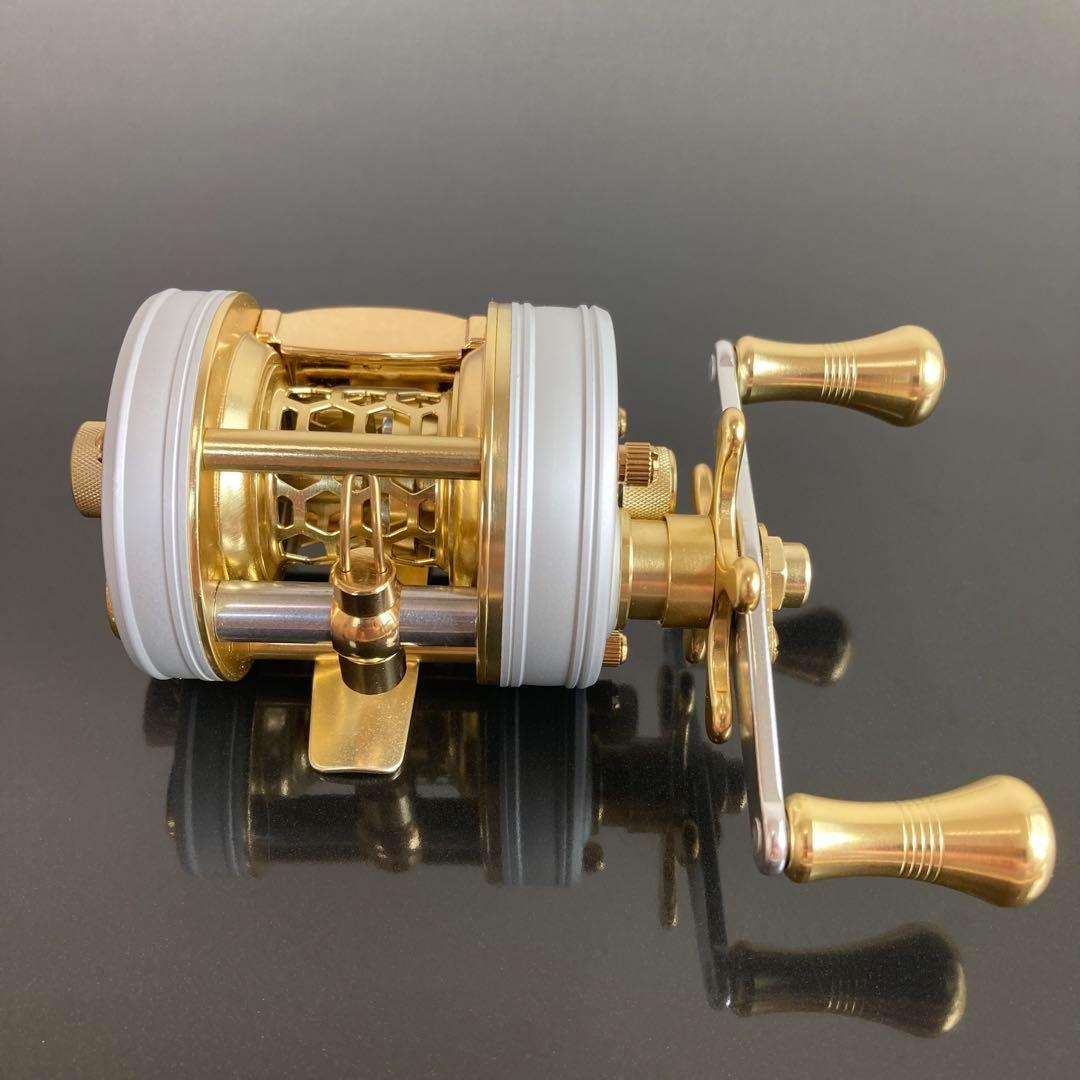 【新品】渓流ベイトリール 丸型リール トラウト用 ゴールド／シルバー