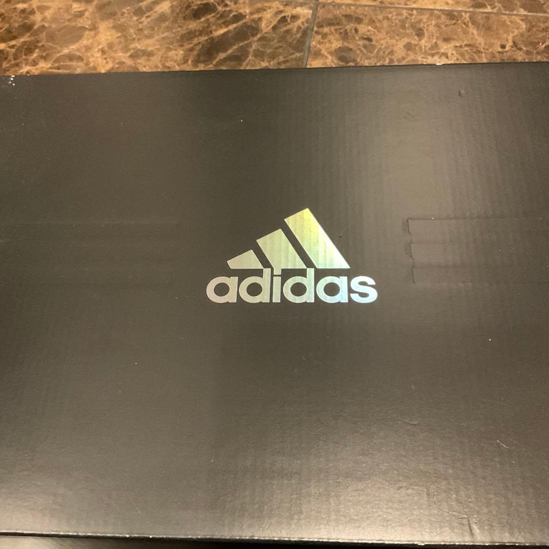 adidas スポーツシューズ ホワイト/ブラック