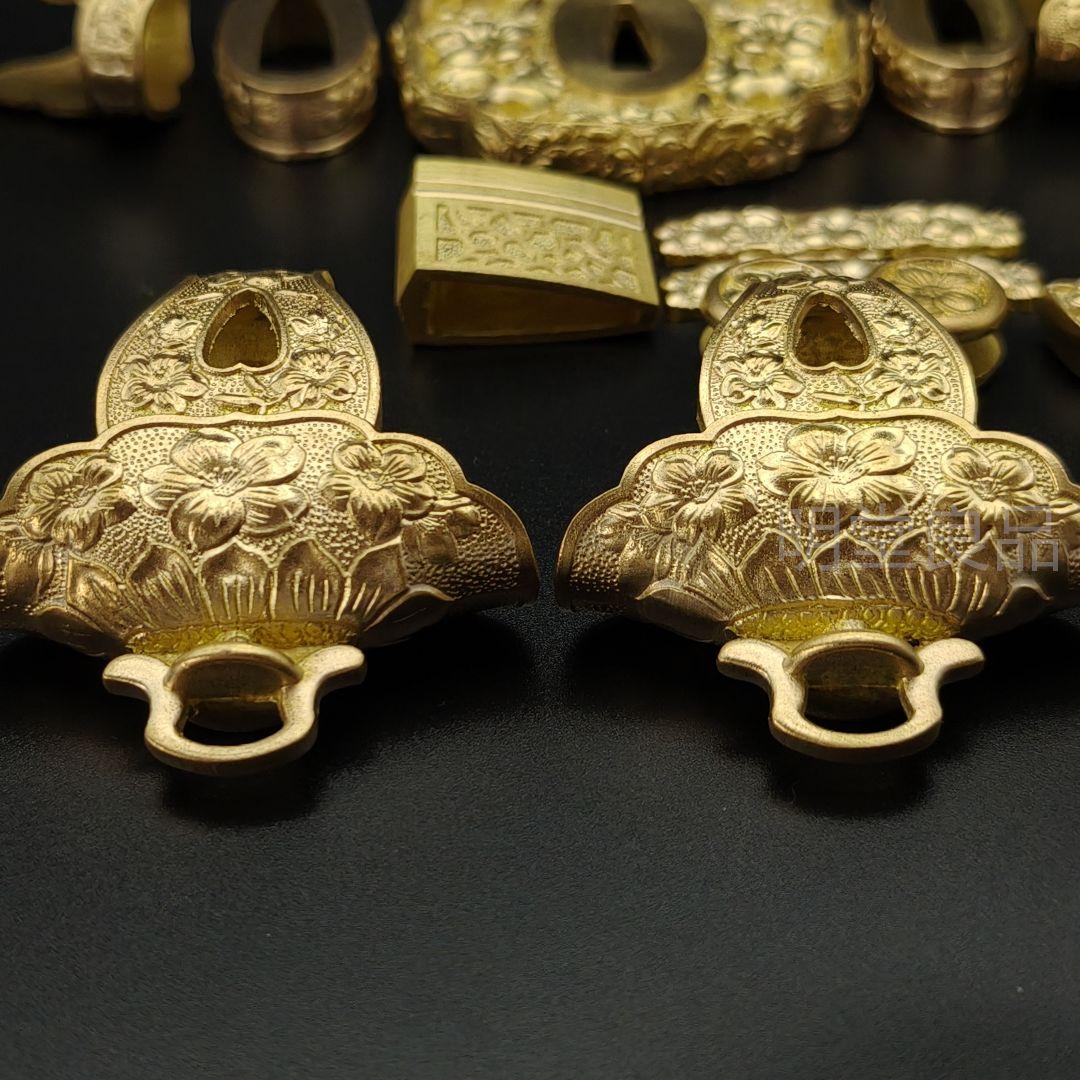 年末セール　太刀金具　桜紋　刀鍔　目貫　縁頭　切羽　鐺　柄鞘一式金具　銅製