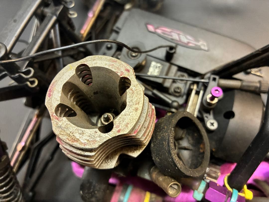 HPI 1/8 エンジンRCカー 不動車 部品取り車両 ジャンク車両 ビンテージ