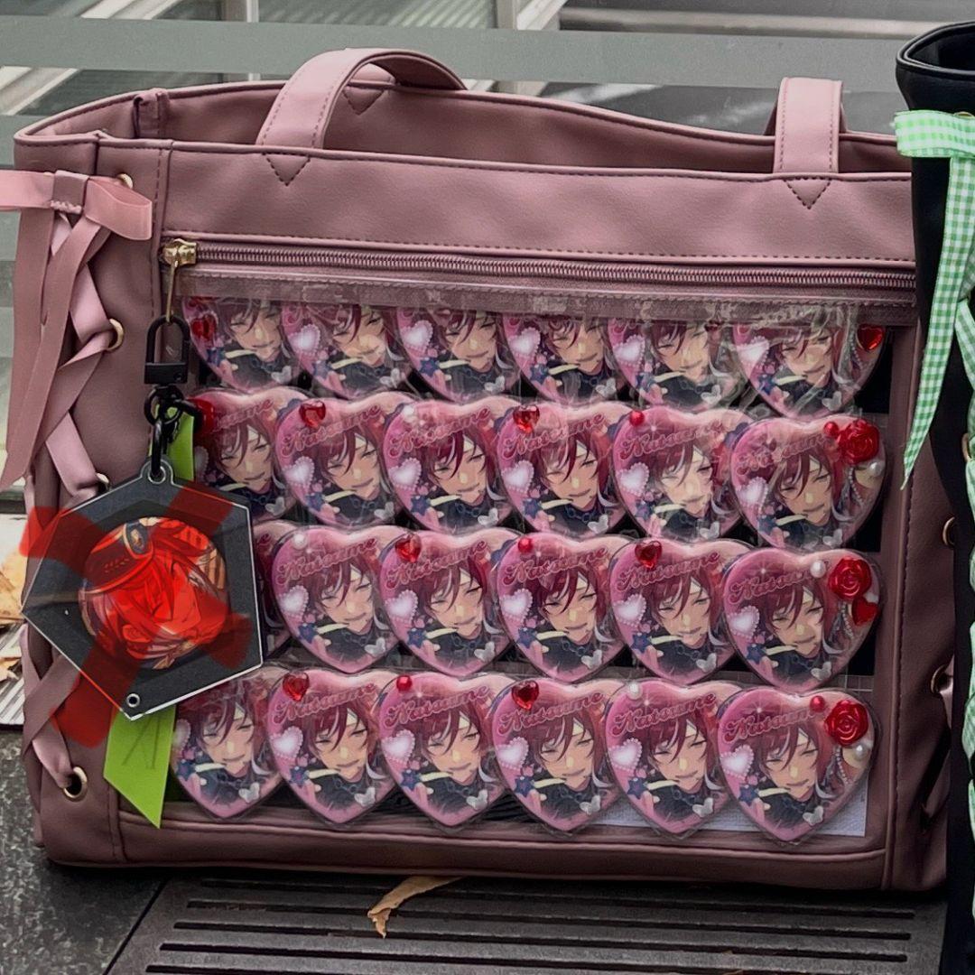 あんスタ　逆先夏目 ハート缶バッジ24個＋缶バッジ2個セット