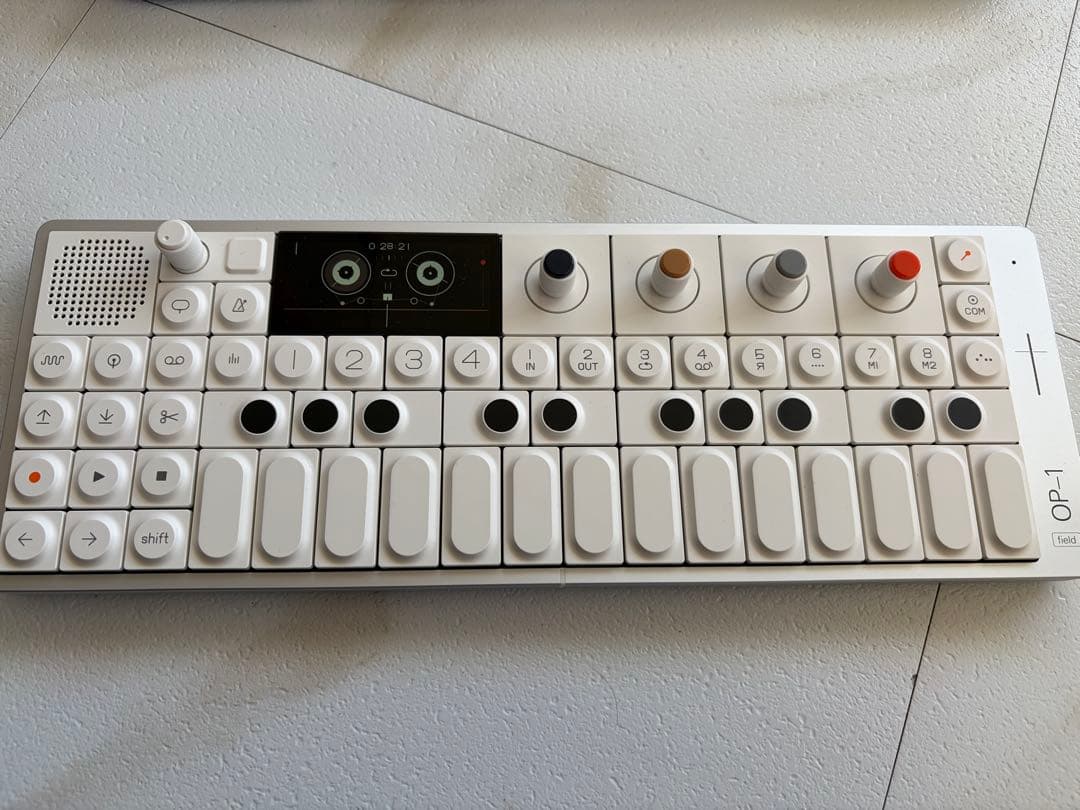 【超美品】Teenage Engineering OP-1 Field カバー付