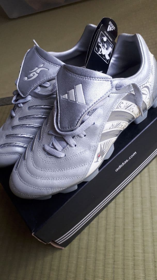 アディダス　サッカースパイク