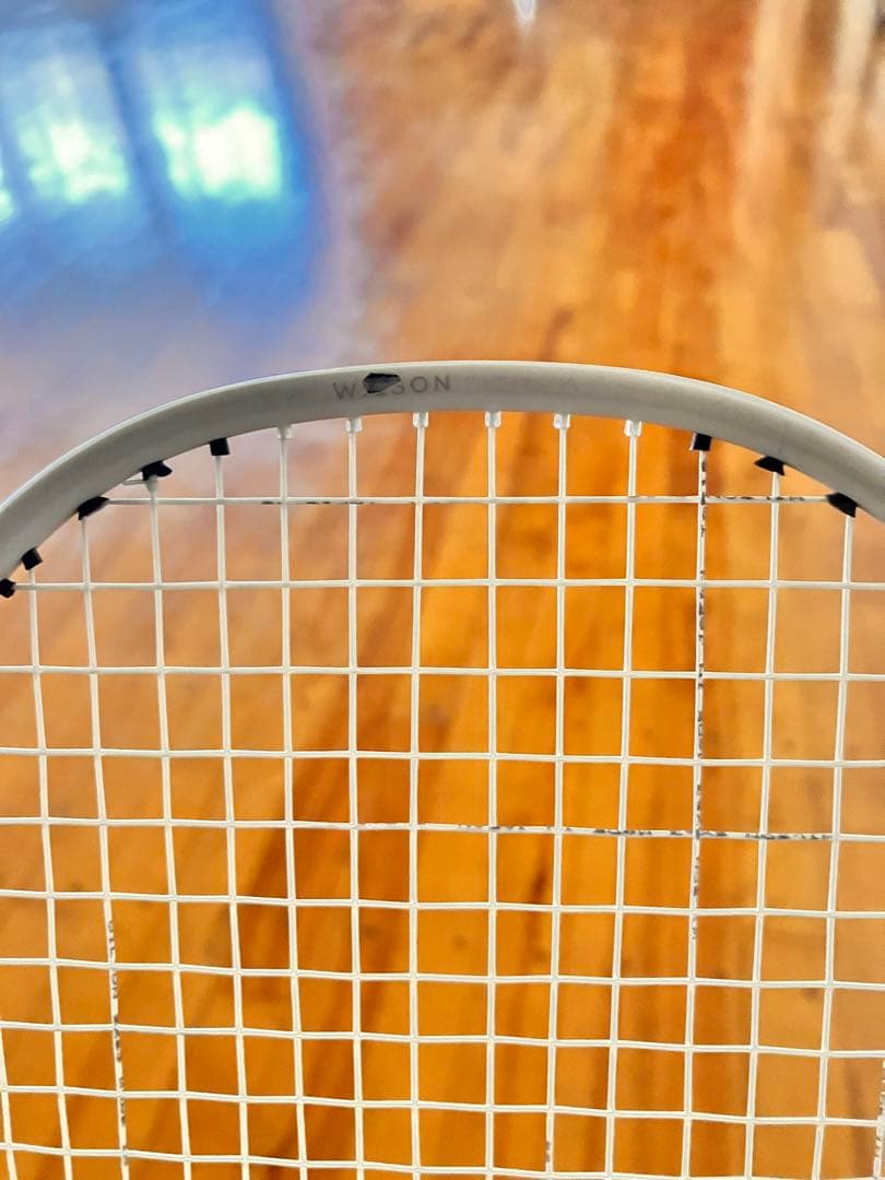 【値下げ可】Wilson Fierce バドミントンラケット、ホワイト