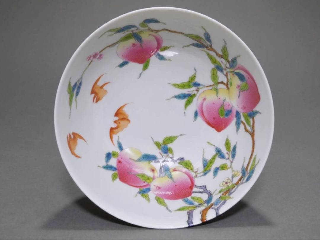 大清雍正年製 白釉粉彩福寿桃紋茶碗美品古董 高さ約6.6cm 幅　約14.1cm