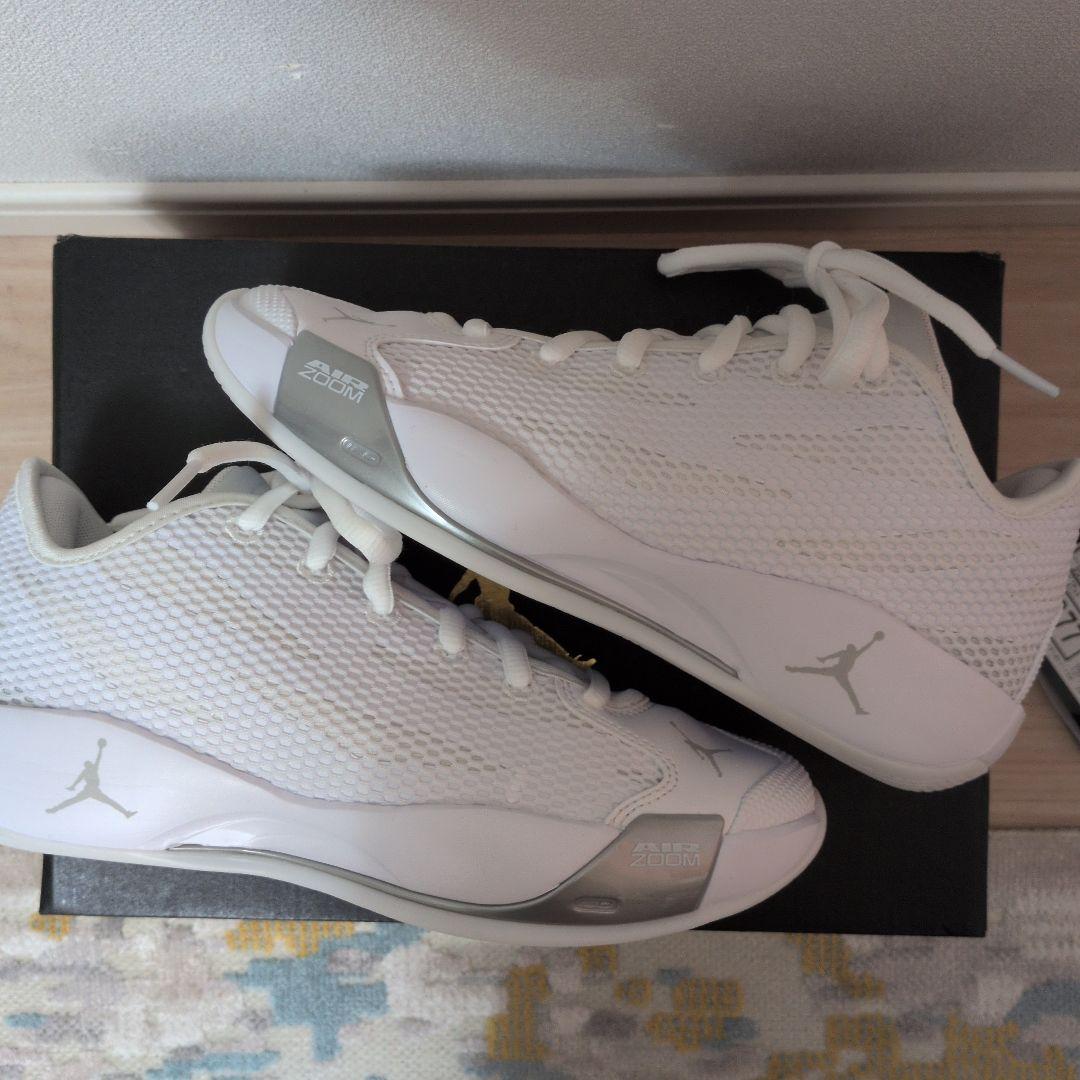 美品★最新モデル ナイキ ルカ77PF 24cm