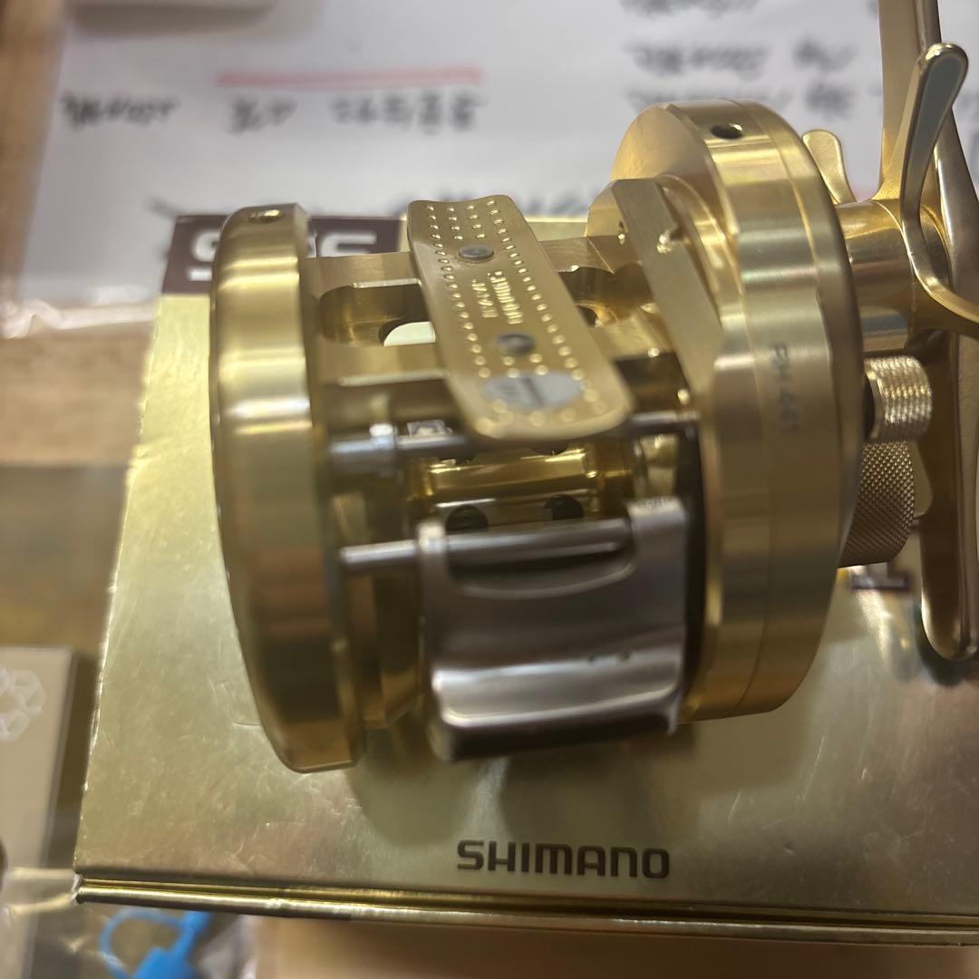 SHIMANO CALCUTTA CONQUEST 201 ベイトリール