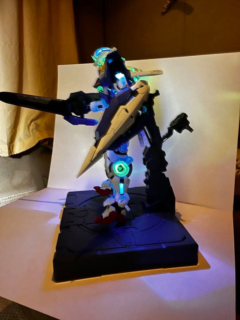 PG ガンダムエクシア　LEDユニット組込み済み