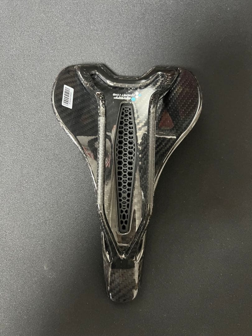 RYET フルカーボンサドル 新品 未使用 軽量 未使用