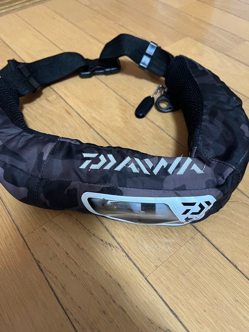 ダイワ 自動膨張式ライフジャケット カモフラージュ