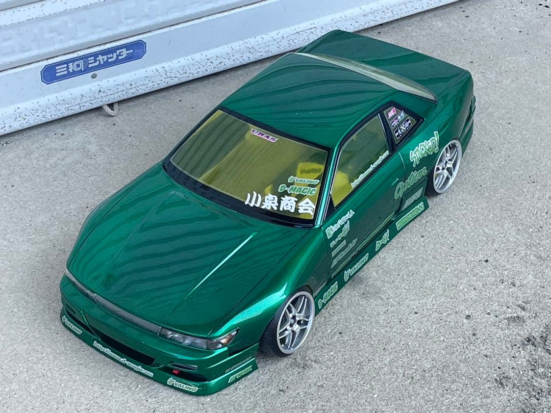 アディクション　スピリット玲 シルビアS13 塗装済ボディー