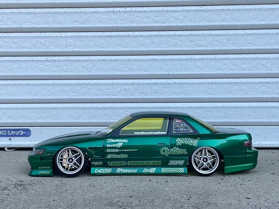 アディクション　スピリット玲 シルビアS13 塗装済ボディー