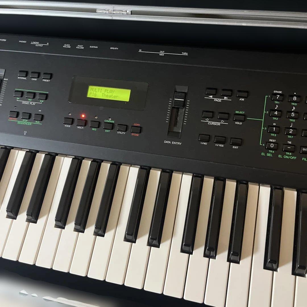 美品 YAMAHA ヤマハ シンセサイザー SY55 ケース データカード付