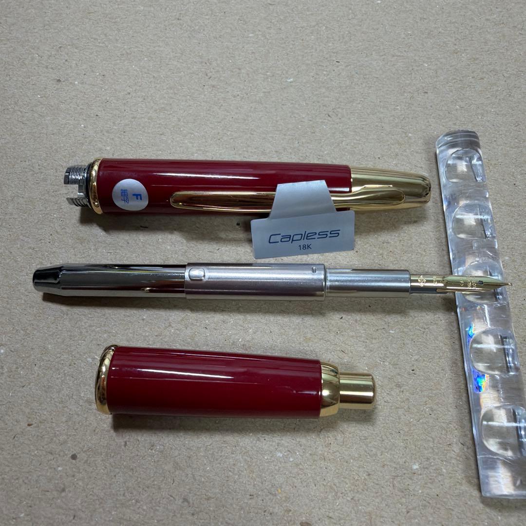 新品 PILOT パイロット Capless キャップレス 万年筆 赤 18k