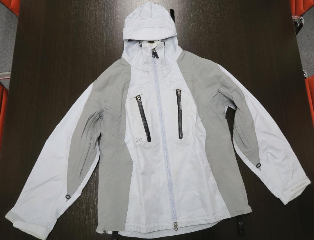 Burtonバートンak 3LジャケットGORE-TEX男女兼用 最高峰XCR