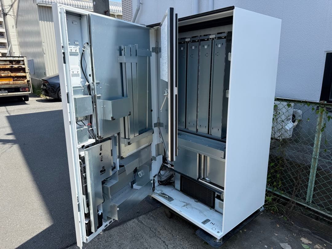 サンデン　ど冷えもん　冷凍自動販売機　新紙幣　新５００円対応　２０２２年製