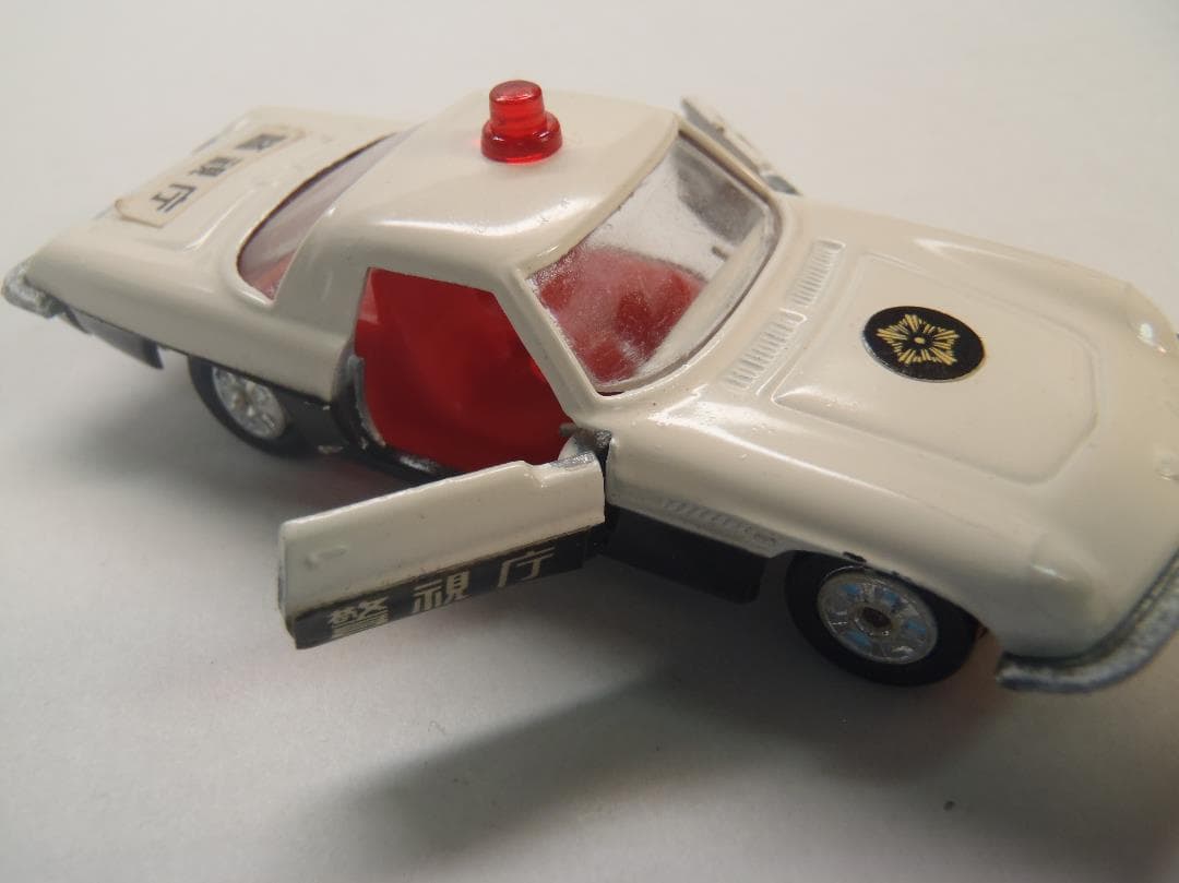 トミカ　コスモパトロールカー　NO.１６