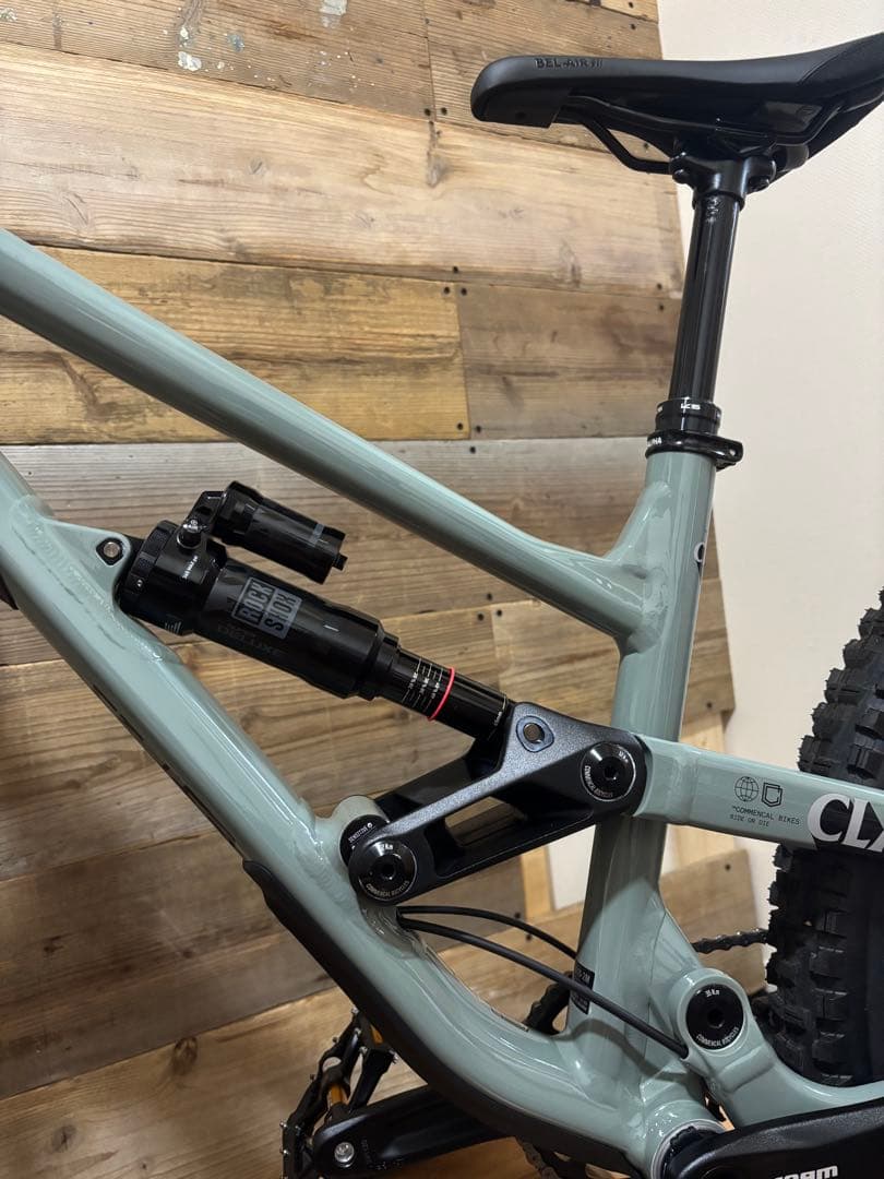 【新品同様】COMMENCAL CLASH RIDE 2025 パイライトグレー