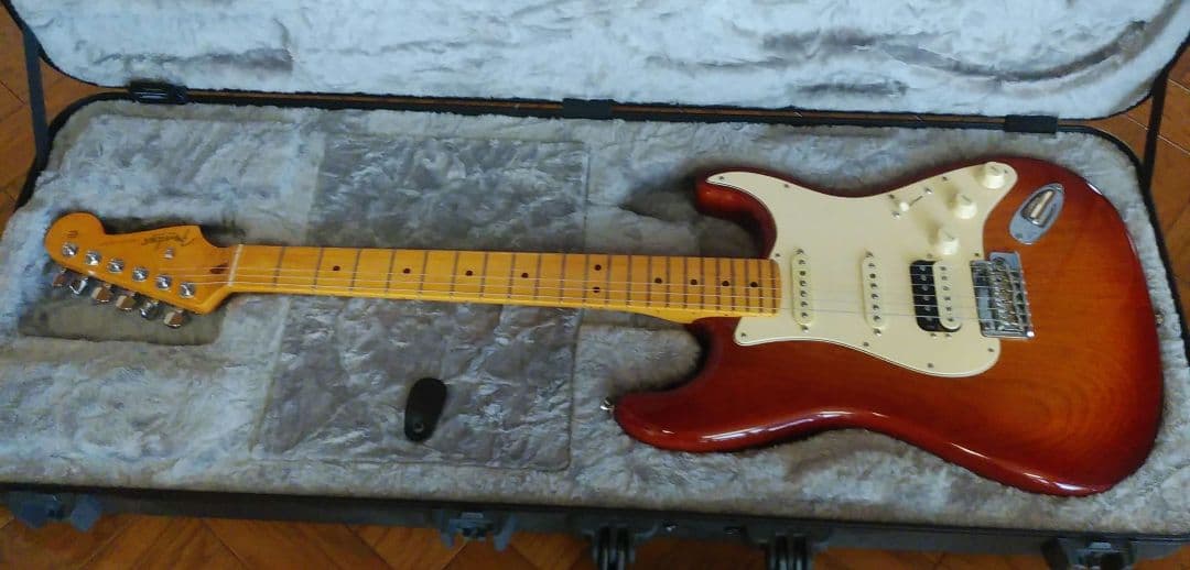 フェンダー ストラトキャスター　アメプロⅡ　HSS シエナサンバースト