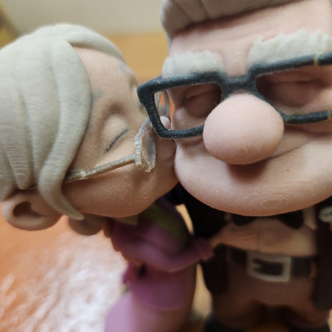 【海外限定/希少】カールじいさんの空飛ぶ家 カール＆エリー フィギュア