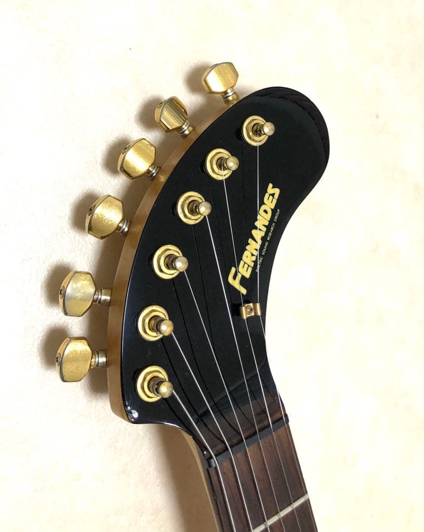 【美品】ZO-3C ブラック アンプ内蔵ミニギター 専用ケース付き！！