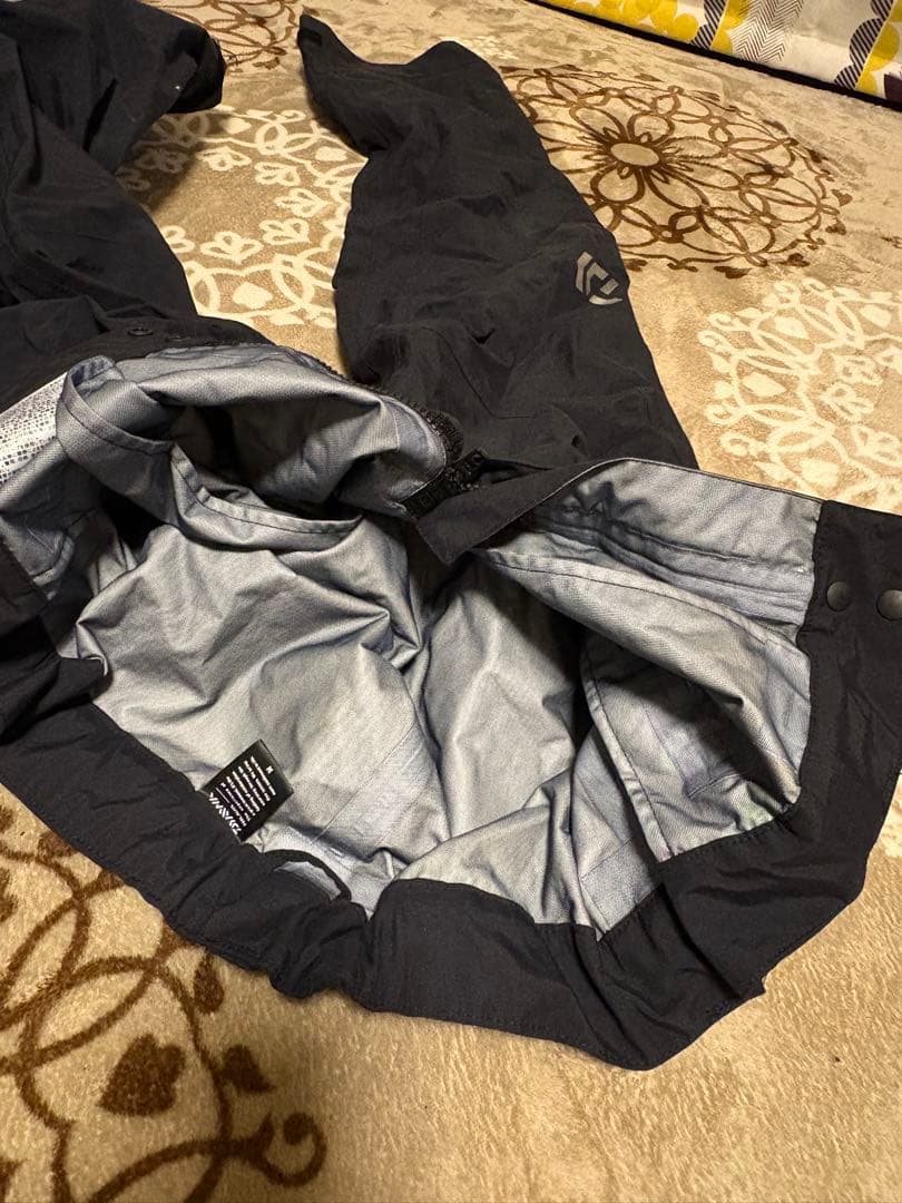 ダイワ　ゴアテックスレインウェアM