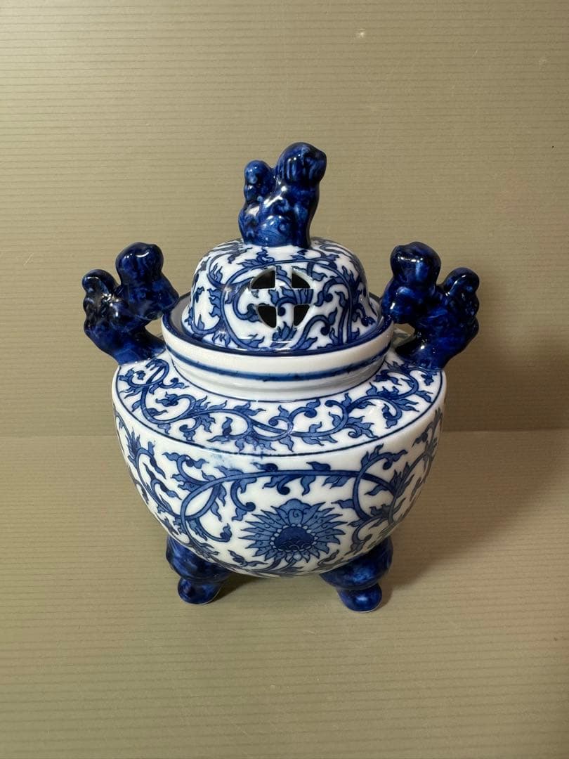 2730 染付　獅子　香炉