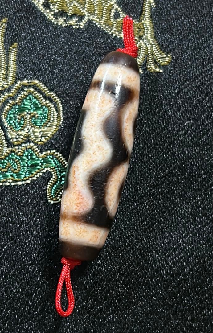 三眼天珠　朱砂　老天珠　台湾至純天珠／送料込　匿名発送／チベット　天珠　お守り