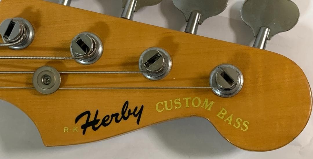Healy Custom Bass エレキベース