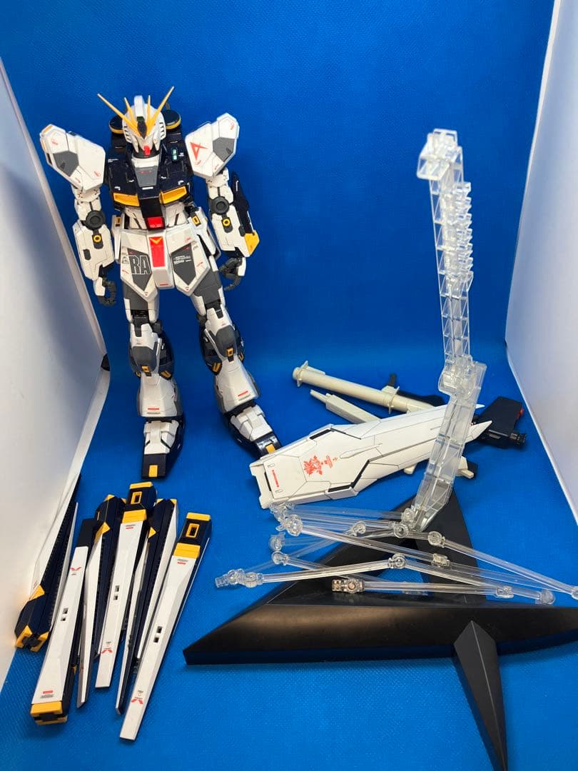 MG 1/100 ガンプラ　ジャンク　ν ガンダム　ニュー　塗装　a524