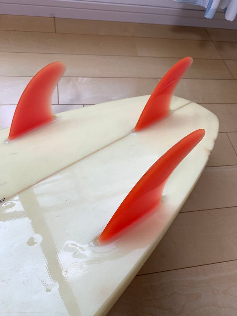 80年代のショートボード(メーカー/ドロップアウト、シェイパー/阿部)