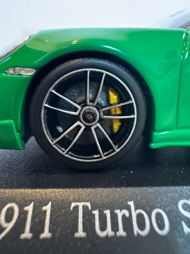 【MINICHAMPS】限定432台Porsche 911 Turbo S