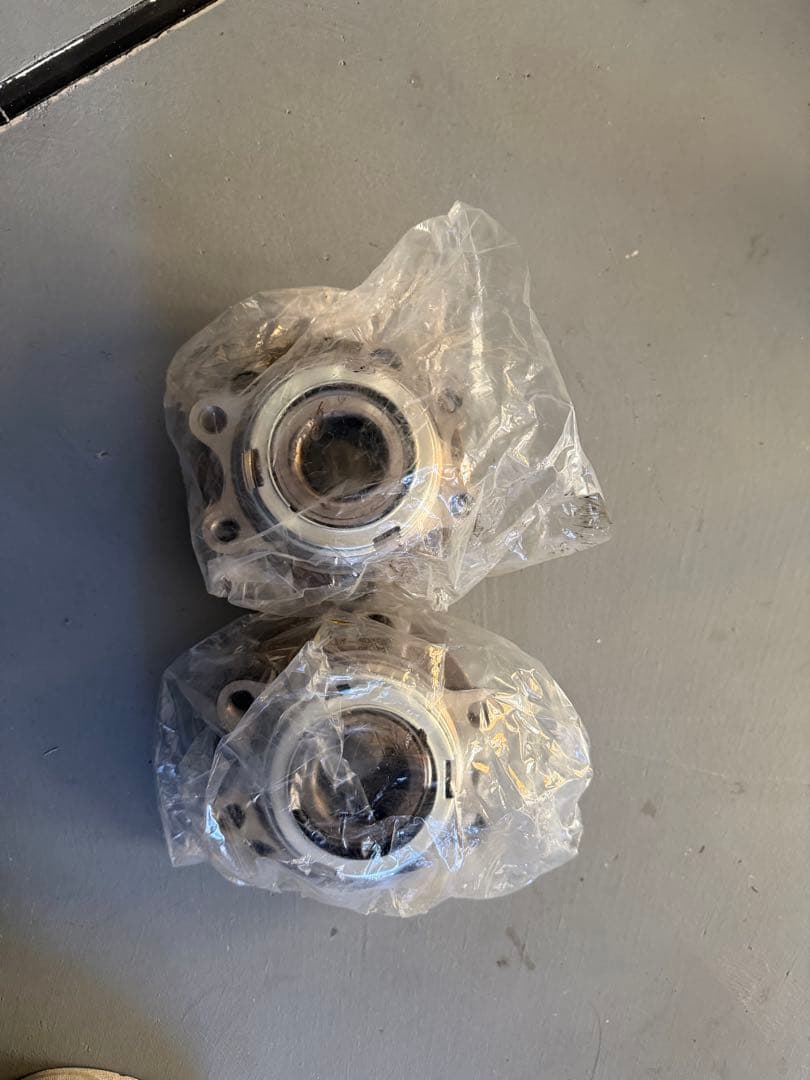 エルグランド　e52 PNE52 フロントハブベアリング左右　新品未使用品