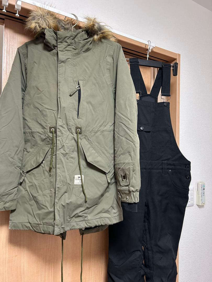 L1エルワン　スノーボードウエアジャケット　ウェア　ビブパンツセット　女性用