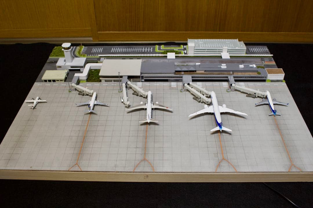1/500 空港ジオラマ 最大5機駐機可能 フル電飾 フルスクラッチ 引取歓迎