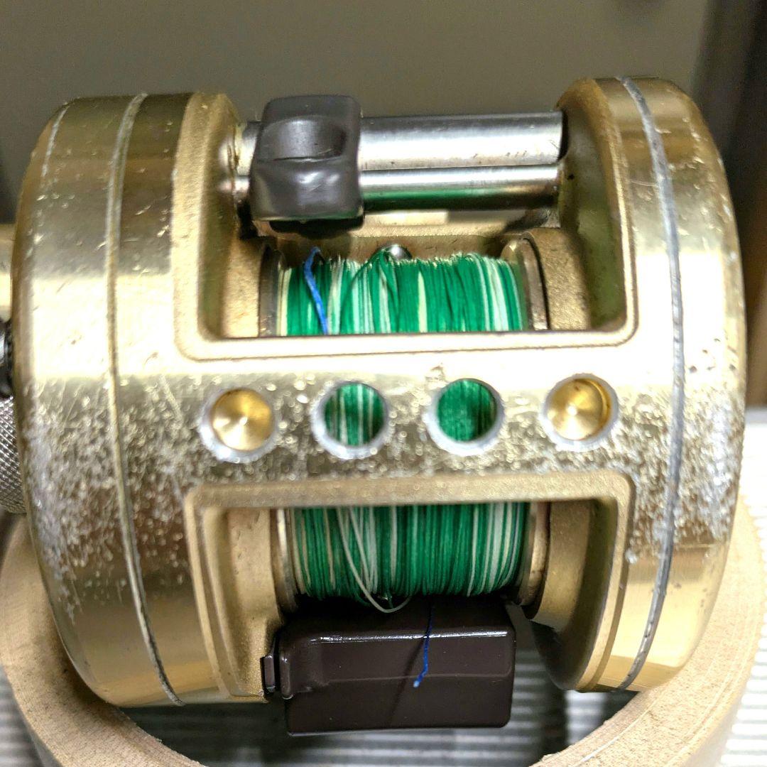 カルカッタXT201 ベイトリール　シマノ　バス釣り　雷魚釣り　ナマズ釣り