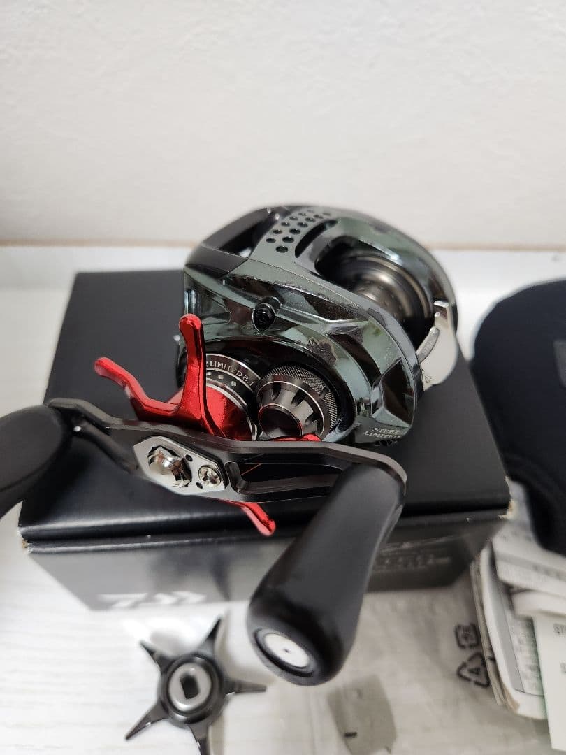 ダイワ スティーズ リミテッド 105xhl ZPI　スタードラグ