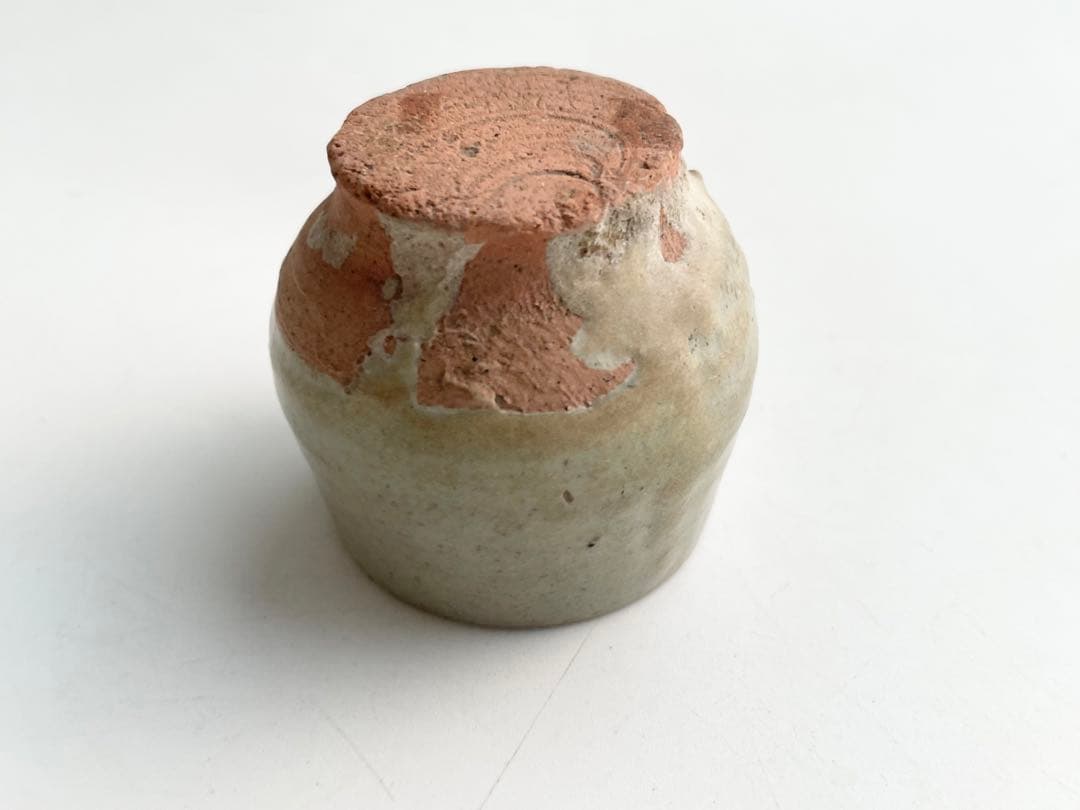 骨董　アンティーク　スンコロク　小杯　酒器　酒盃　宋胡録　タイ古陶磁