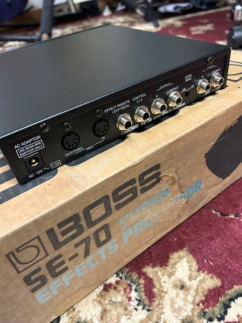 極美品　BOSS SE-70 スーパーエフェクトプロセッサー