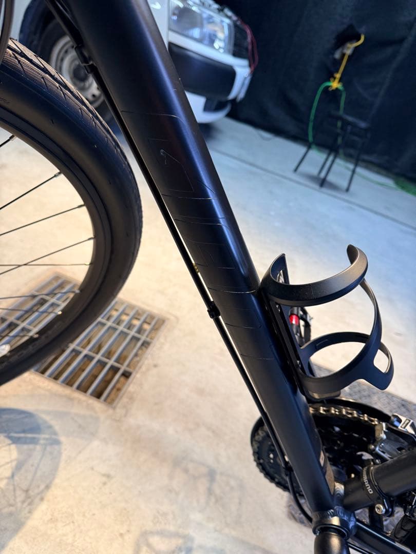 クロスバイク ブラック アルミフレーム