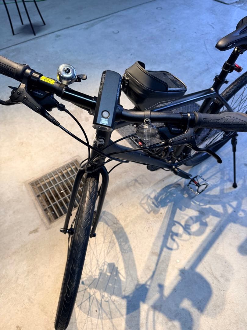 クロスバイク ブラック アルミフレーム