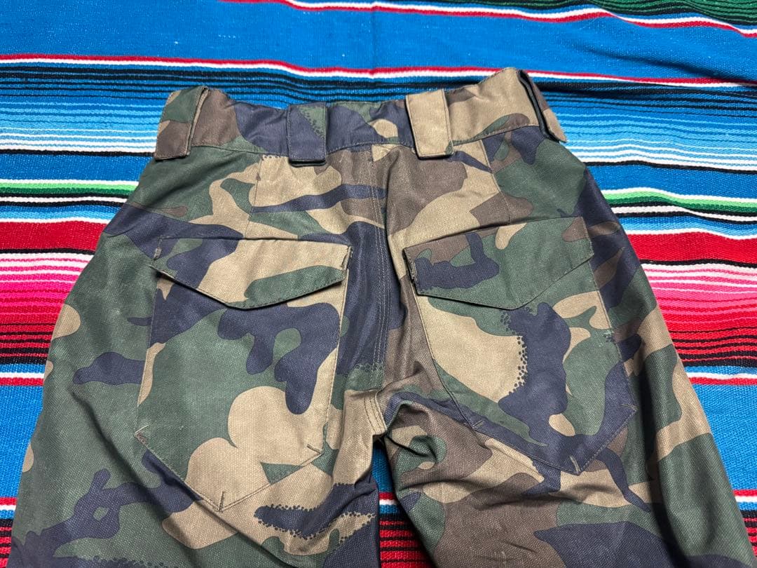 中古　thirtytwo 迷彩 スノーボードウェア XS サーティーツー　キッズ