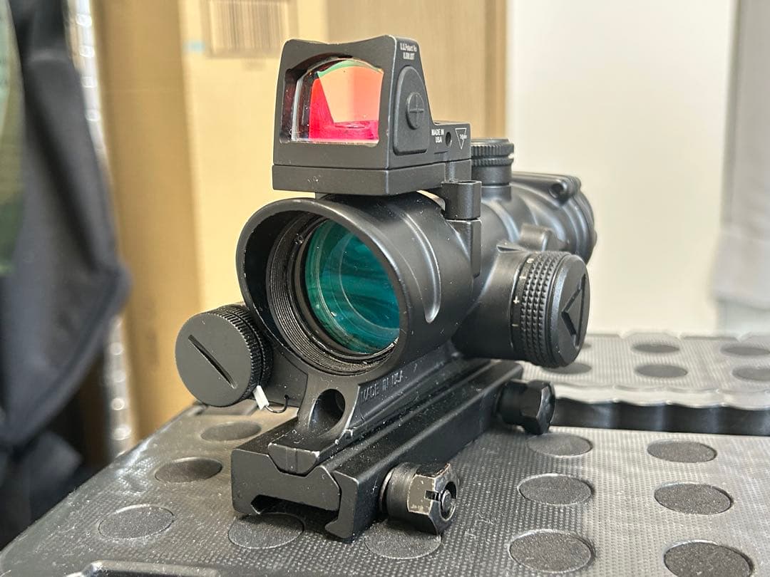 TA02 ACOG 4倍率 + RMR トリジコン スコープ レプリカ