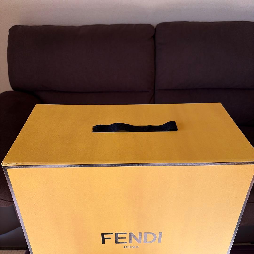 FENDI ギフトボックス イエロー 大