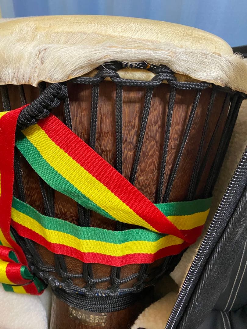 ジャンベ、太鼓、ケース付き、オリジナル　アフリカ。