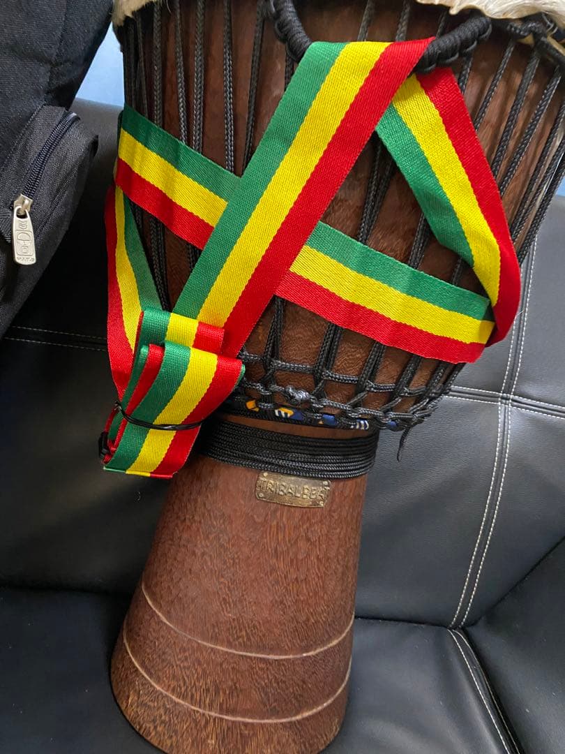 ジャンベ、太鼓、ケース付き、オリジナル　アフリカ。